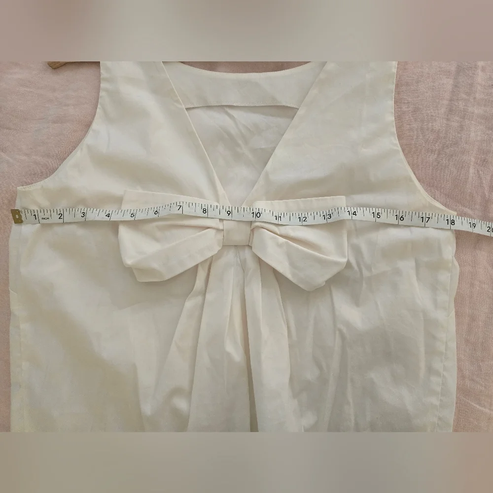 Lovely White Red Valentino Shell With Nack Bow - Picture 3 of 3